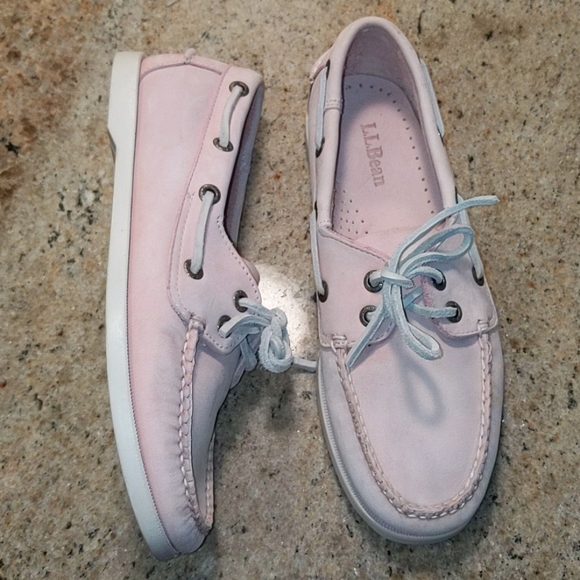 EUC L.L. Bean Pale Pink Leather Boat Shoes 7.5